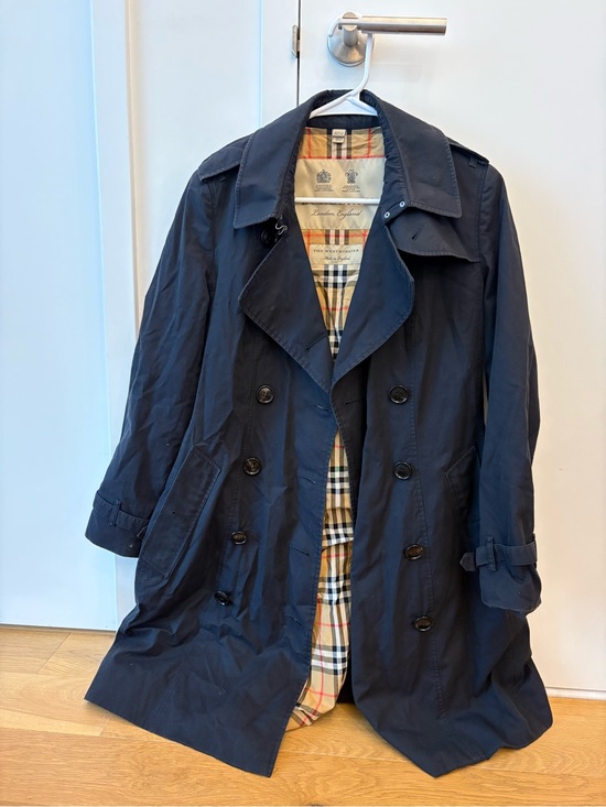 Burberry Jackets & Blazers - Burberry Navy Double-Breasted Trench Coat with Signature Check Lining